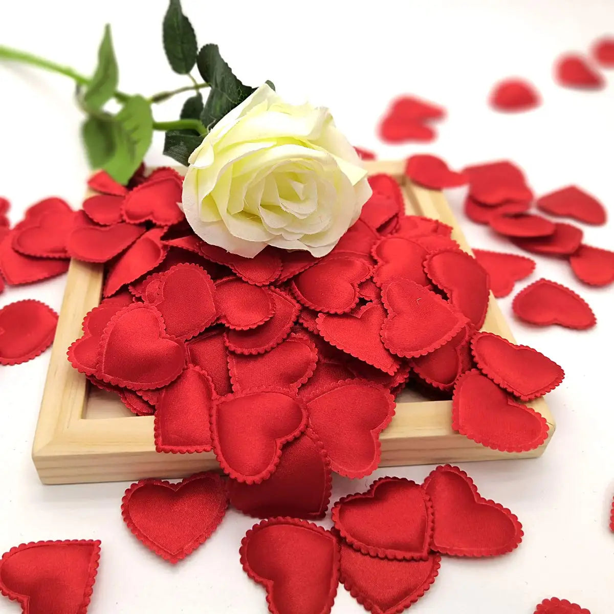 Valentine's Day 200Pcs Romantic Flowers Decoration